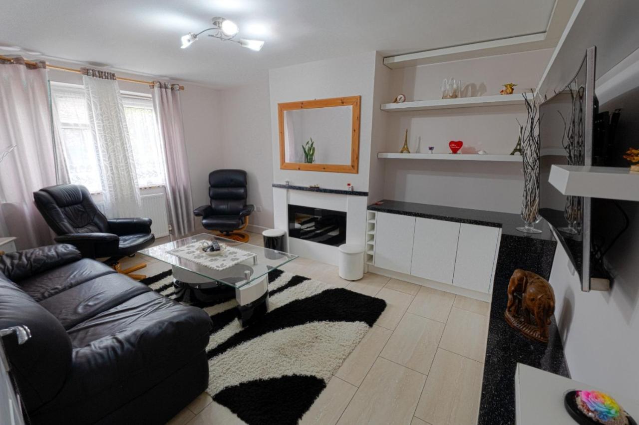 Immaculate 2-Bed Apartment In Isleworth By River Exterior foto